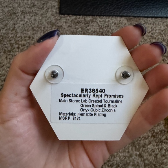 Bomb Party OG earrings - Picture 3 of 3